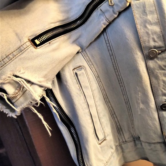 Forever 21 Men Distressed Denim Jacket-Size Large - Picture 3 of 5